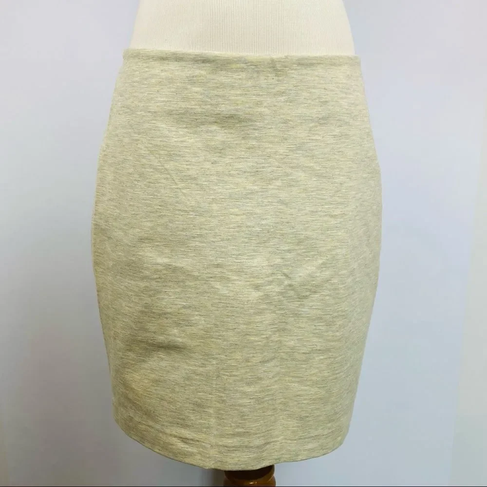 4/$20 🛍 NEW YORK & CO GRAY SPORTY Stretchy Comfy Mini Skirt